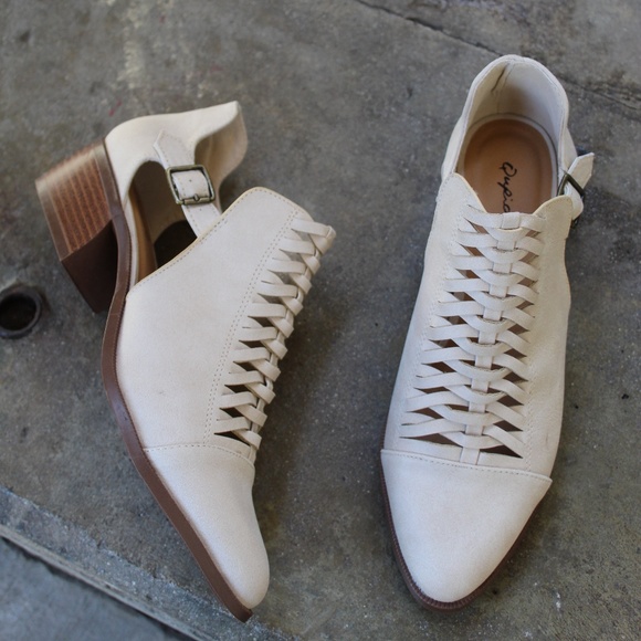 📣LAST PAIR/The Xaylah// Stone caged ankle bootie - Picture 5 of 8